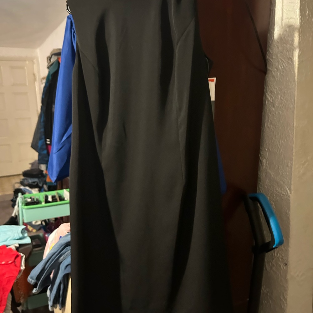 Simple black dress $13 for 24 hrs